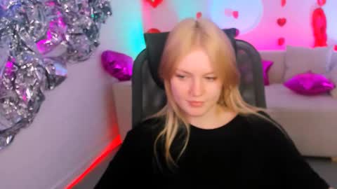 Snapshot of graceglamour chatting on February 22, 8:18 am Grace Glamour online show from February 22, 8:18 am