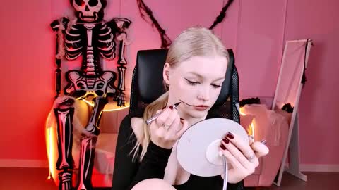 Snapshot of graceglamour chatting on October 17, 5:33 am Grace Glamour online show from October 17, 5:33 am
