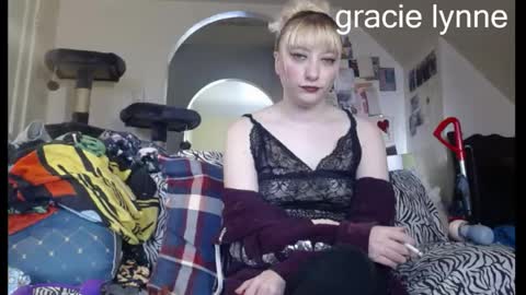 gracielynne1989 online show from May 7, 6:36 pm