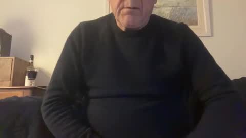 grandadgunner869565 online show from March 12, 10:35 pm