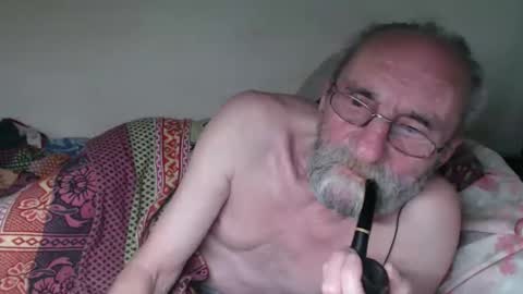 Snapshot of grandpa_mark chatting on October 4, 5:49 am Mark online show from October 4, 5:49 am
