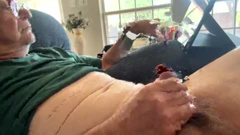 grandpawoody_69 online show from July 23, 2:47 pm