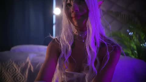 grayce blossoms24 online show from September 28, 10:19 pm