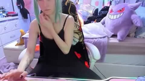 GreenEyedLovexo online show from December 1, 3:04 am