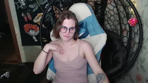 Lina online show from April 25, 1:41 pm
