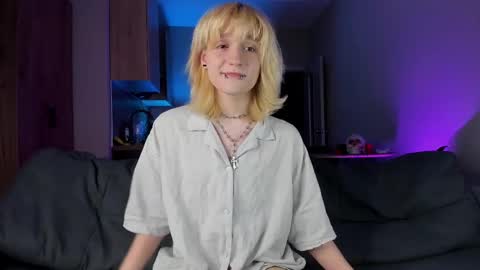 Greg-independent model online show from March 8, 4:12 am