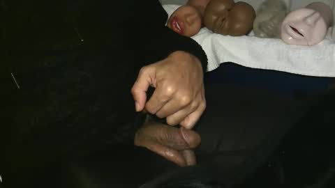 grizzlybone online show from February 1, 7:05 am