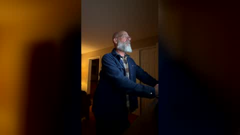 grsmnky65 online show from February 16, 1:15 am