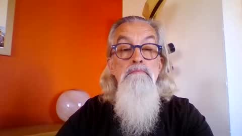 Snapshot of grybear60 chatting on October 17, 9:24 am Grybear online show from October 17, 9:24 am