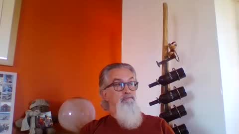 Snapshot of grybear60 chatting on December 4, 9:23 am Grybear online show from December 4, 9:23 am