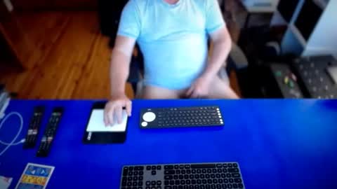 Snapshot of guesswhatigot2 chatting on October 26, 7:42 am guesswhatigot2 online show from October 26, 7:42 am
