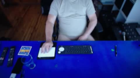 guesswhatigot2 online show from November 23, 3:59 am