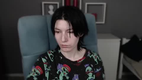 guitarandangell online show from July 1, 4:37 pm