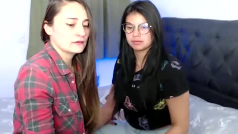 Vane blonde and Hazell black hair online show from January 14, 12:11 am