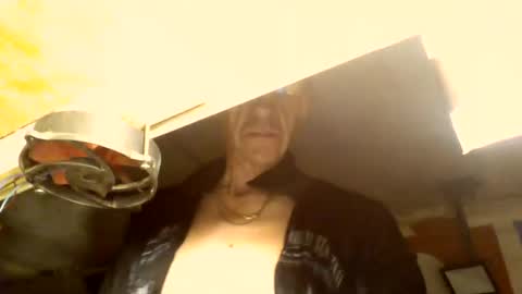 guntis685525 online show from August 3, 3:19 am