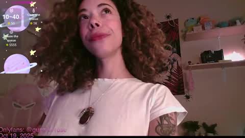 Snapshot of gunzinrose chatting on October 19, 4:11 pm Kylie online show from October 19, 4:11 pm