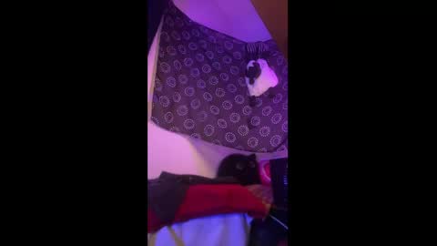 guyst049 online show from May 6, 4:24 pm