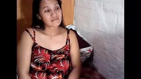 gwenn24 online show from May 1, 2:16 am