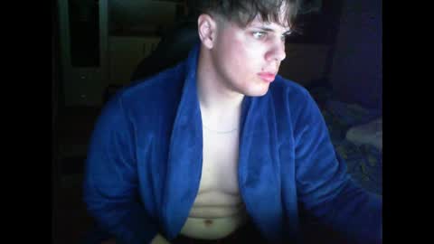 gymguy0505 online show from December 21, 12:17 am