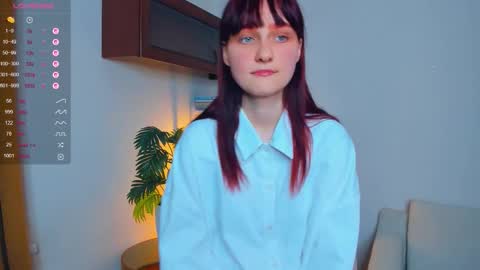 Kelly  Lilly online show from September 26, 7:11 pm