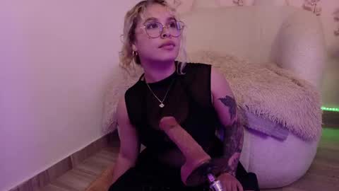 Haely online show from April 30, 5:01 am