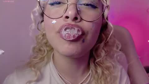 Haely online show from June 27, 3:34 am