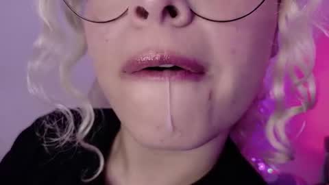 Haely online show from June 25, 5:12 am