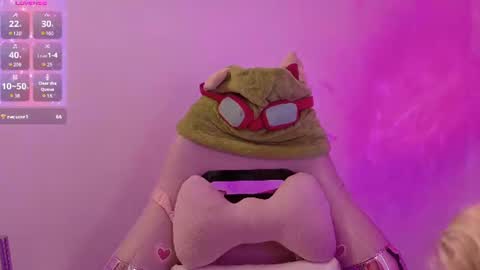 Haely online show from June 18, 11:32 pm