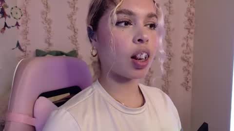 Haely online show from May 2, 2:39 am