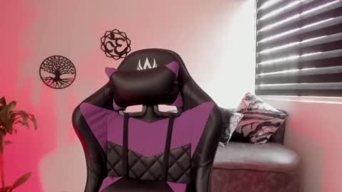 Hailee online show from September 16, 3:37 pm