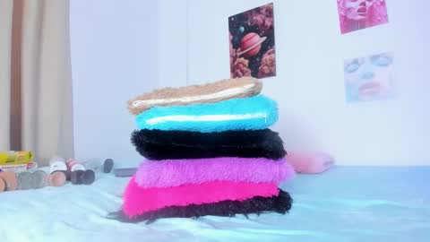 hailey_hadid online show from December 3, 7:14 pm