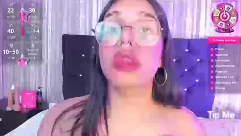 Snapshot of hailey_johnsonn chatting on September 23, 4:34 pm hailey_johnsonn online show from September 23, 4:34 pm