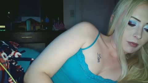 Hailey and d online show from November 14, 7:43 am