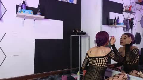 haileycat_ online show from December 23, 1:12 am