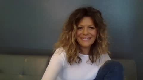 Hailey online show from November 13, 7:49 pm