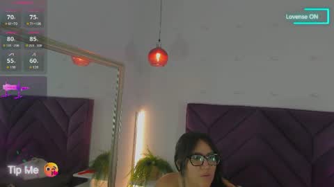 haileystonei online show from June 15, 11:57 am