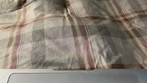 J  M online show from December 15, 7:13 am