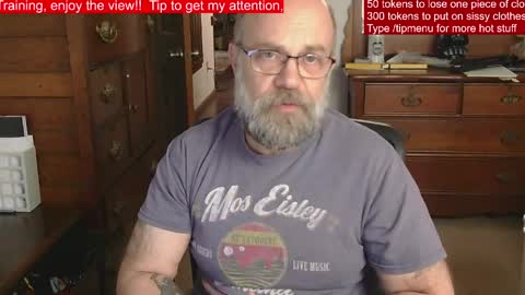 HairyDaddyBear69 online show from May 1, 2:00 pm