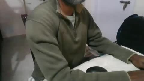 Snapshot of hairydarky chatting on December 31, 6:02 pm Pratap online show from December 31, 6:02 pm