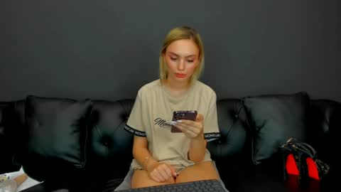 Haleysweetest online show from June 24, 8:38 pm