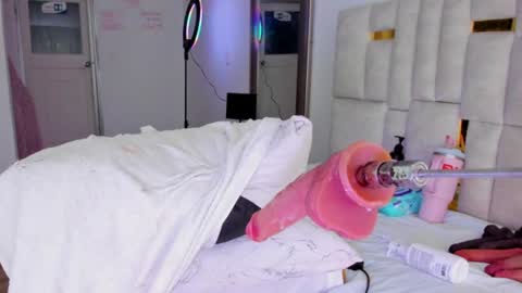 Halie  online show from July 19, 2:25 am