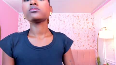 Halley Lorens online show from June 30, 7:12 pm