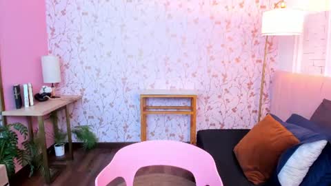Halley Lorens online show from August 1, 9:16 pm