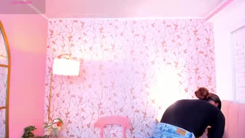 Halley Lorens online show from June 23, 6:58 pm