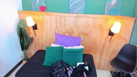 Halley Lorens online show from January 16, 7:12 pm