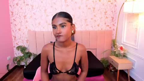 Halley Lorens online show from July 8, 7:17 pm