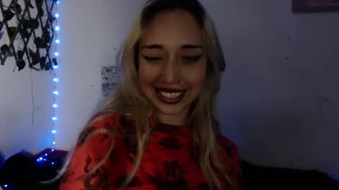 Snapshot of hallie_cam2 chatting on September 10, 11:17 pm HALLIE online show from September 10, 11:17 pm