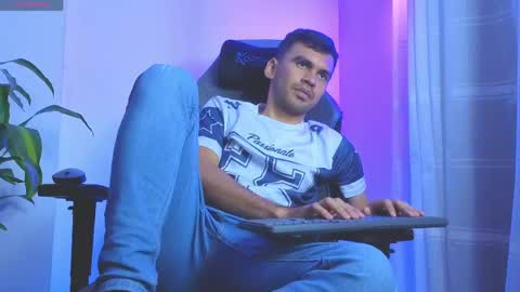 hamiltong12 online show from May 7, 10:38 pm
