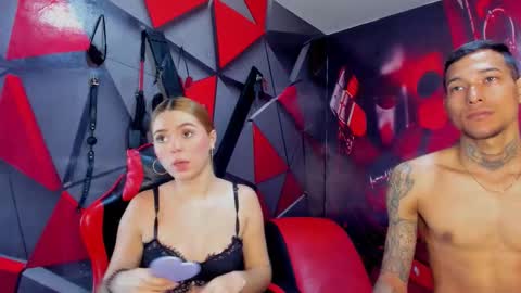 Hana and Zeta online show from December 19, 12:55 pm