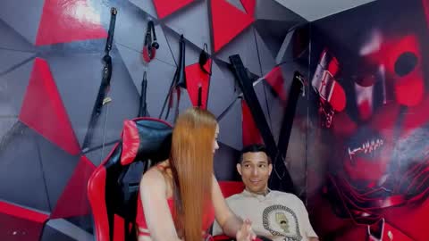 Hana and Zeta online show from December 21, 1:06 pm